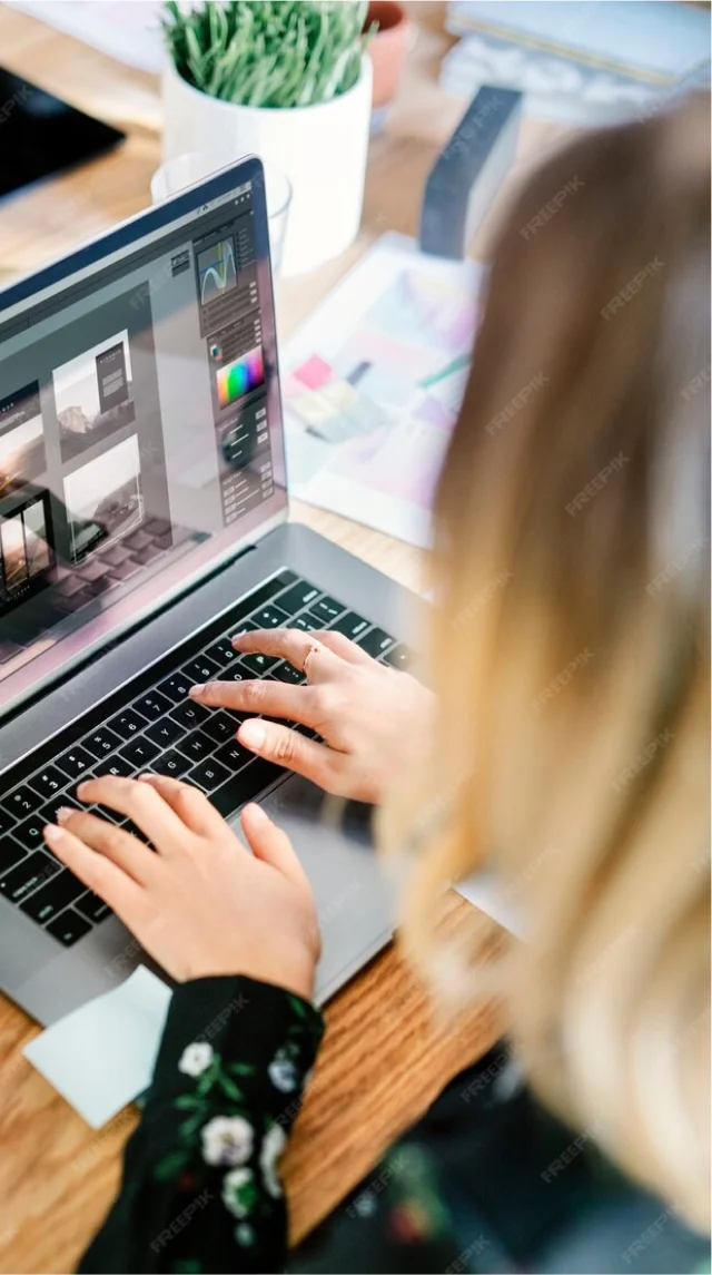 decorate women working with laptop

